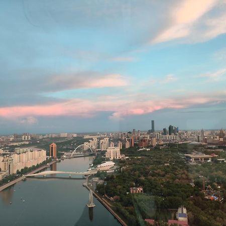 Апартаменты На Набережной С Панорамным Видом На 39 Этаже Astana Exteriör bild